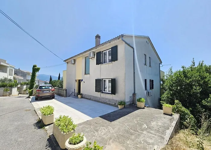 Appartamento Blaz 4 - For 6-8 Persons, 150 M From The *