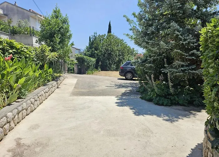Blaz 4 - For 6-8 Persons, 150 M From The Apartament *