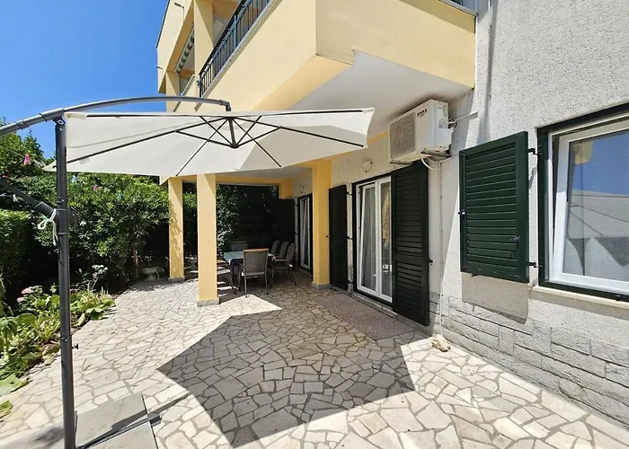 Blaz 4 - For 6-8 Persons, 150 M From The Appartamento