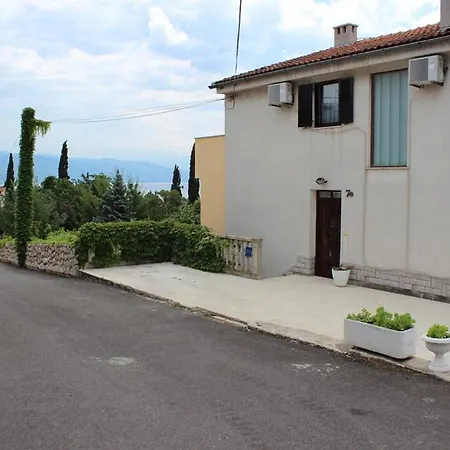 Apartment Blaz 4 - For 6-8 Persons, 150 M From The *