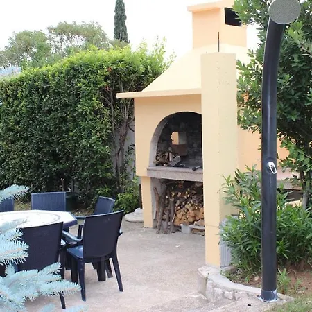 Apartment Blaz 4 - For 6-8 Persons, 150 M From The *